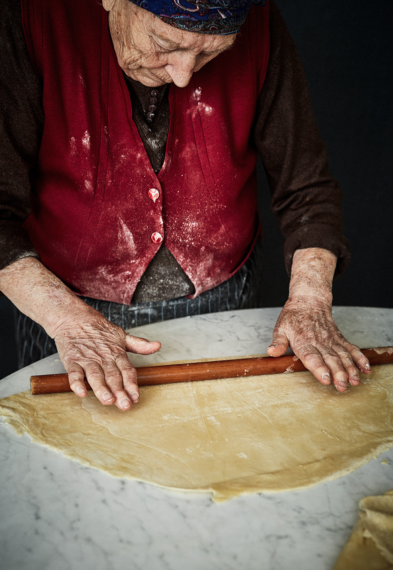 Shot01_PieMaking_835_RT